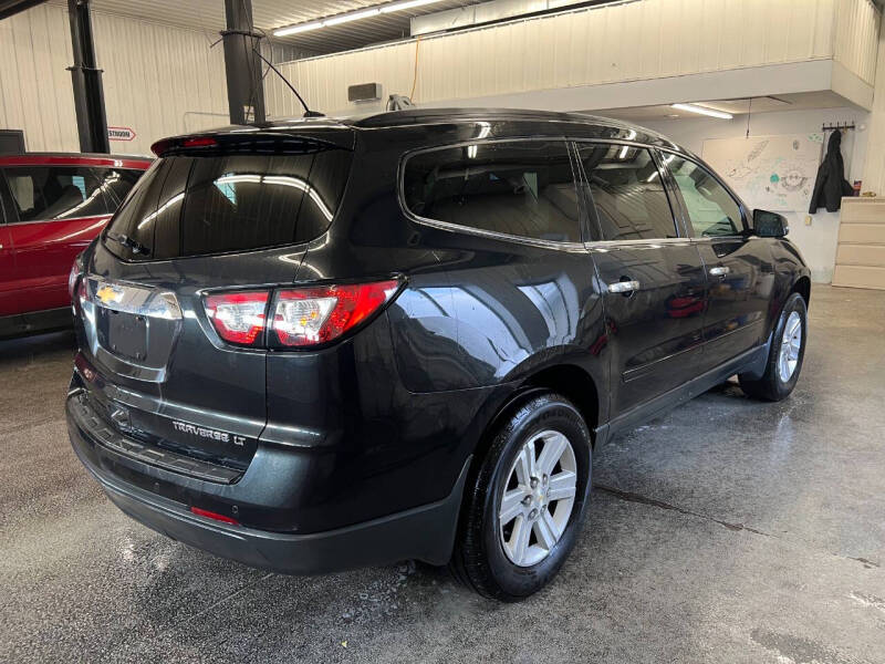 2013 Chevrolet Traverse 1LT photo 4