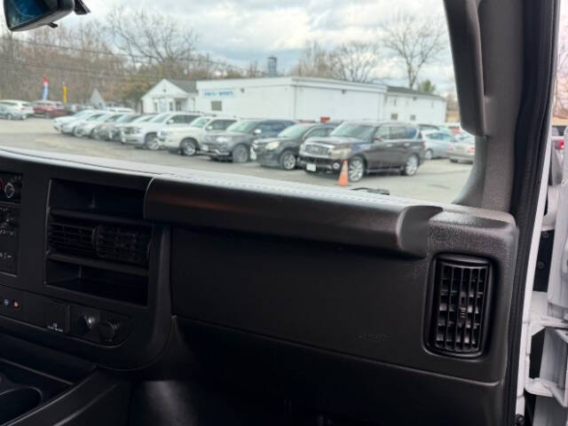 2022 GMC Savana 2500