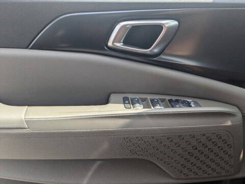 2025 Kia Carnival LX