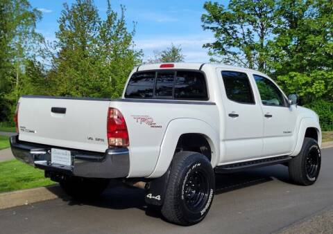 2008 Toyota Tacoma for sale at CLEAR CHOICE AUTOMOTIVE in Milwaukie OR