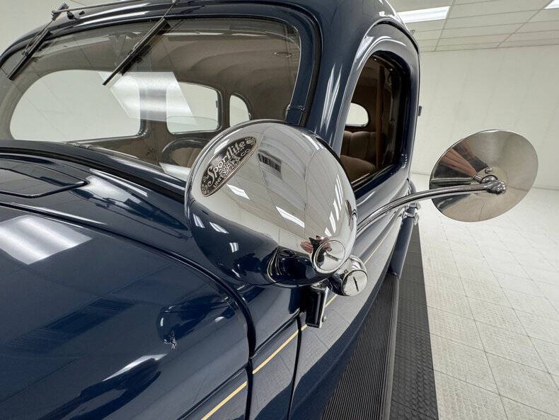 1936 Ford Deluxe