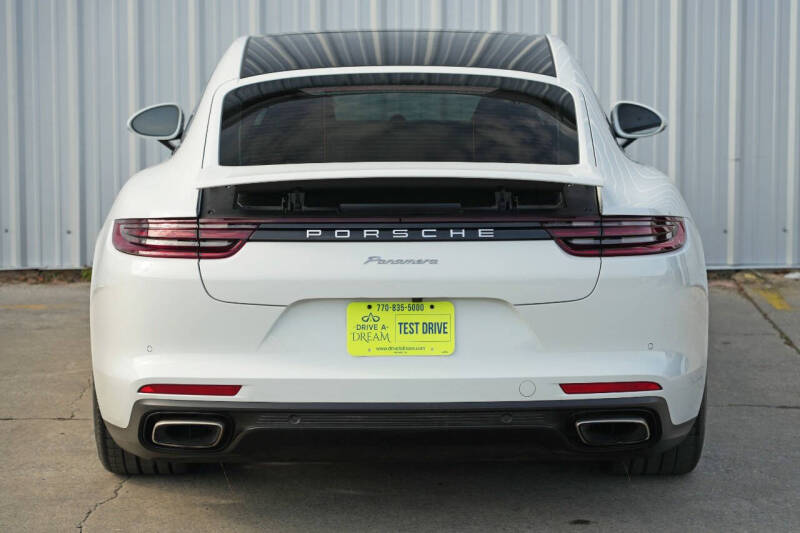 2018 Porsche Panamera 4