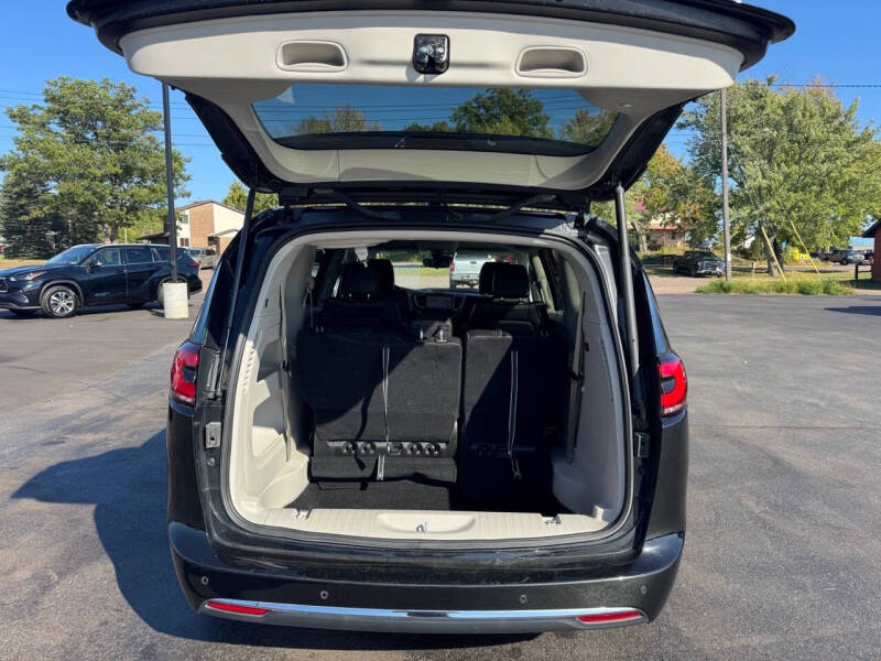 2024 Chrysler Pacifica Touring L