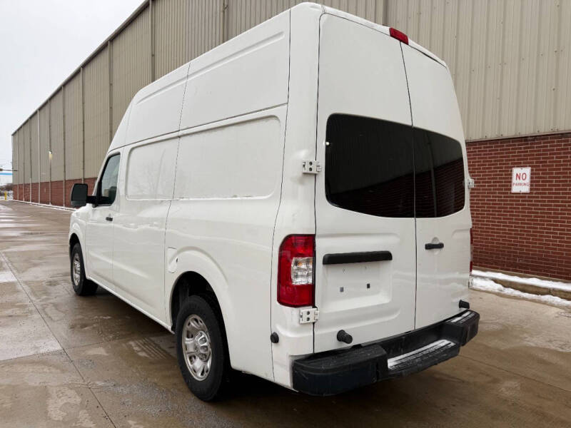 2013 Nissan NV 2500 HD S