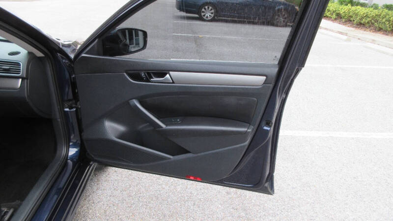 2015 Volkswagen Passat 1.8T SE