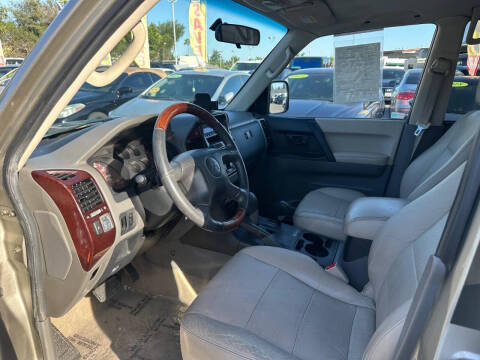 2001 Mitsubishi Montero Limited