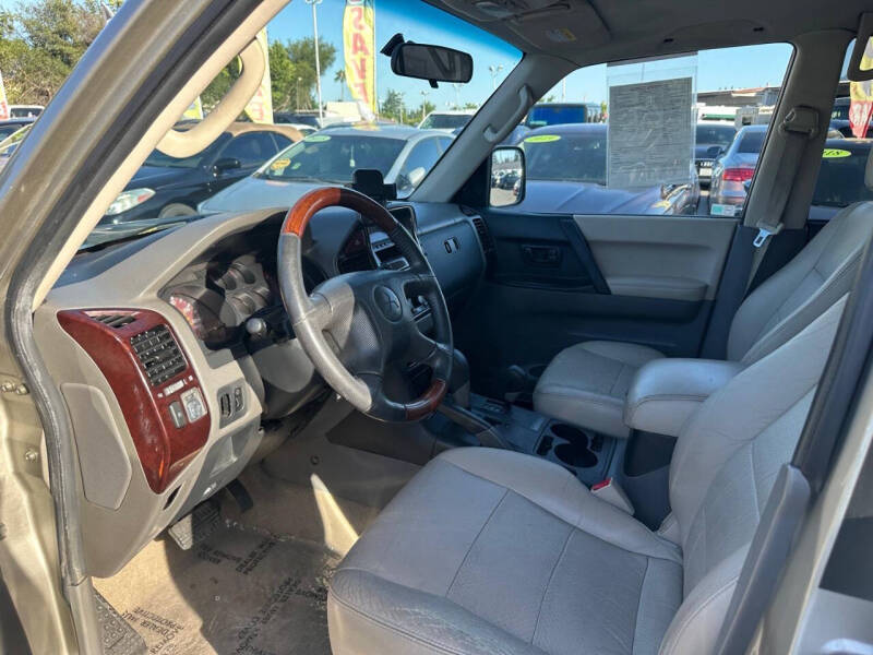 2001 Mitsubishi Montero Limited