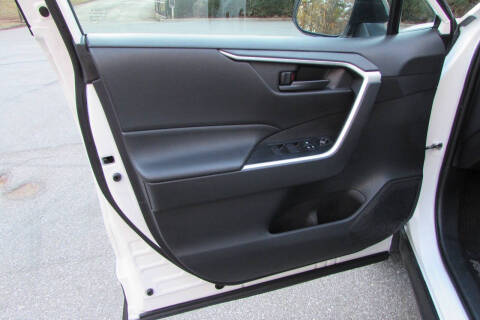 2020 Toyota RAV4 Hybrid LE