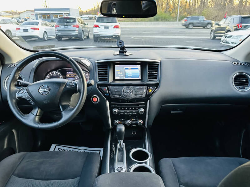 2016 Nissan Pathfinder SV