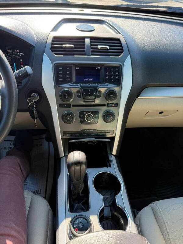 2015 Ford Explorer