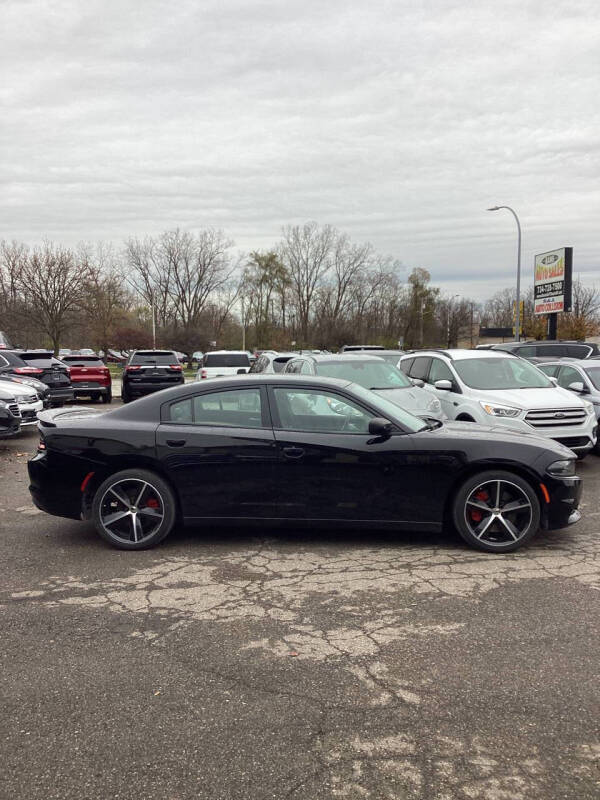 2017 Dodge Charger null photo 5