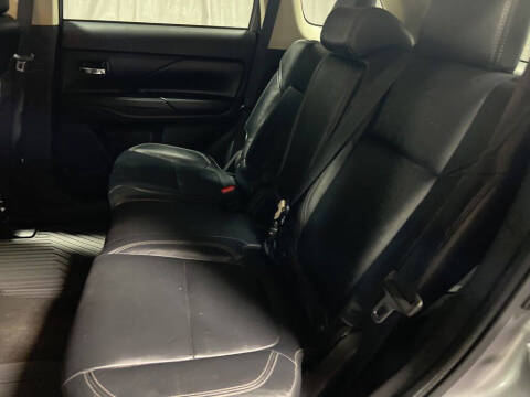 2020 Mitsubishi Outlander SE