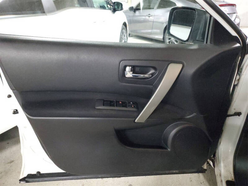 2011 Nissan Rogue S Krom