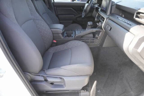 2025 Toyota Tacoma SR