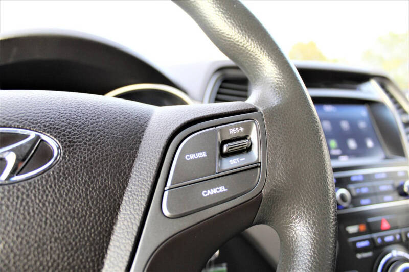 2018 Hyundai Santa Fe SE