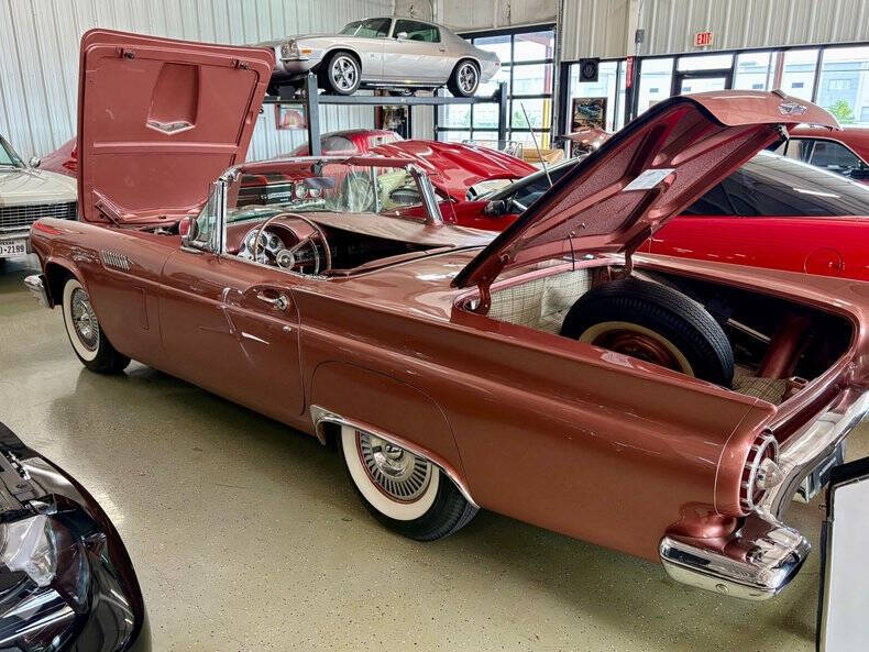 1957 Ford Thunderbird