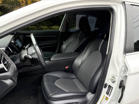 2020 Toyota Camry SE