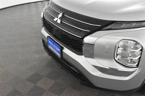 2024 Mitsubishi Outlander ES