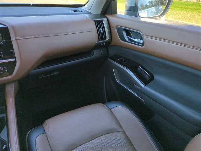 2024 Nissan Pathfinder Platinum