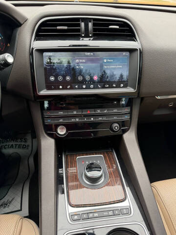 2017 Jaguar F-PACE 35t Prestige