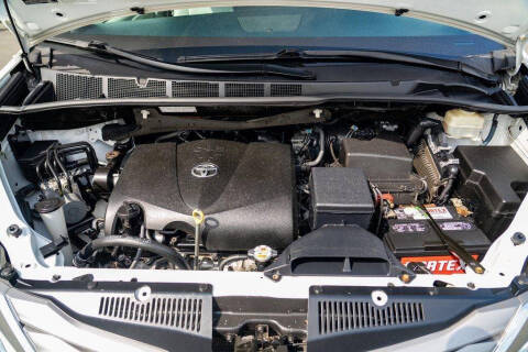 2017 Toyota Sienna XLE Premium 7-Passenger