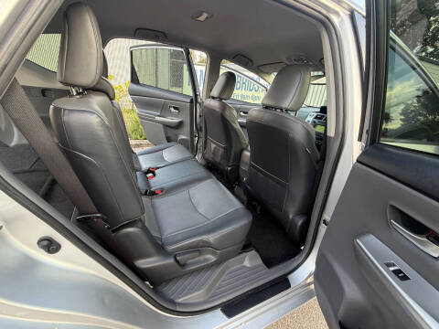 2013 Toyota Prius v Five