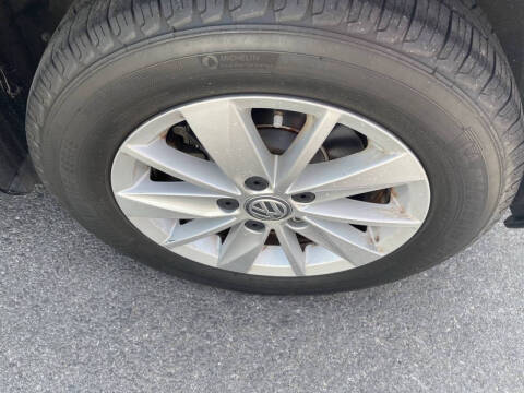 2016 Volkswagen Golf TSI S