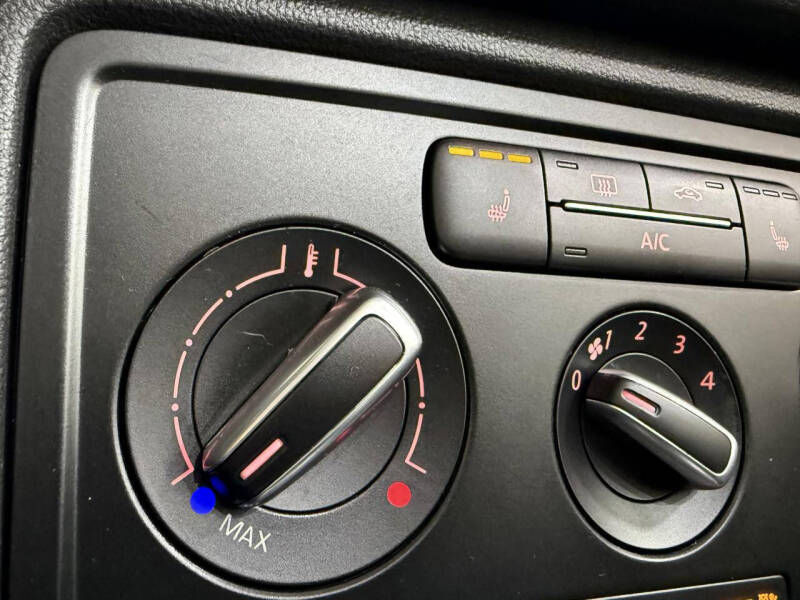 2013 Volkswagen Beetle Convertible