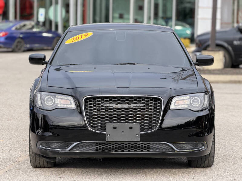 2019 Chrysler 300 Touring