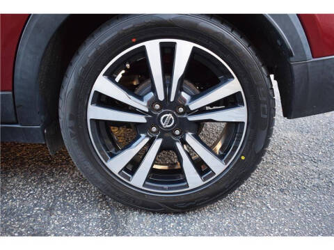 2020 Nissan Kicks SR