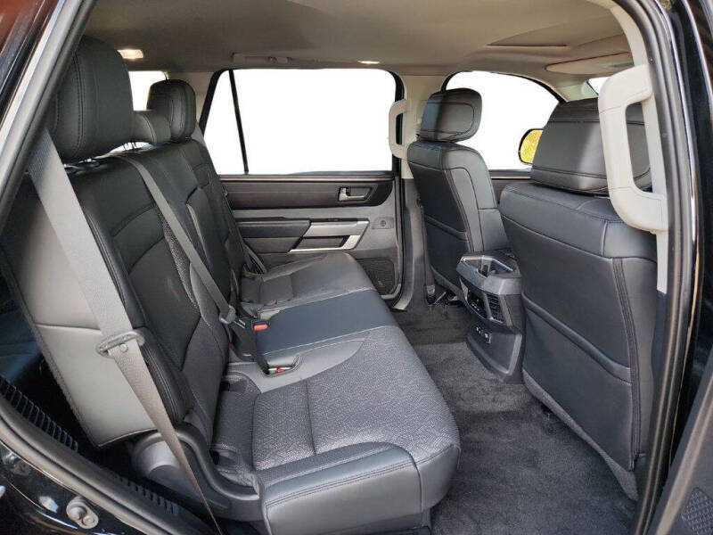 2024 Toyota Sequoia SR5