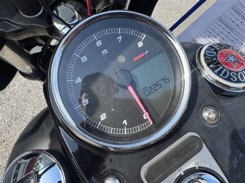 2017 Harley-Davidson FXDF103 -
