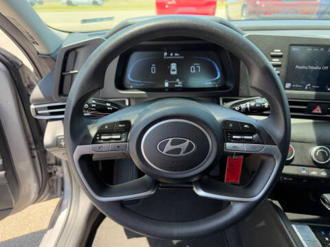 2024 Hyundai Elantra SE