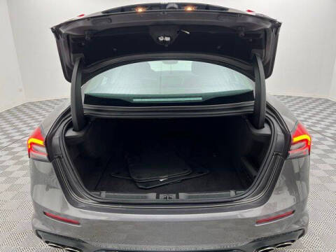 2022 Maserati Ghibli Modena Q4