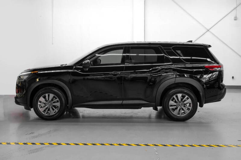 2025 Nissan Pathfinder S