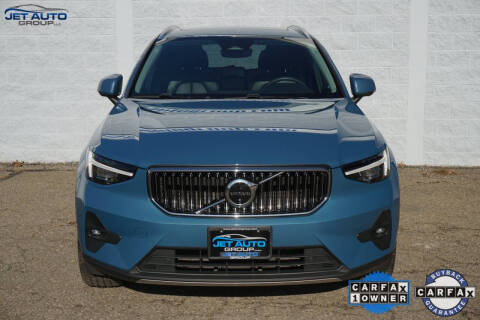 2023 Volvo XC40 B5 Ultimate Bright Theme
