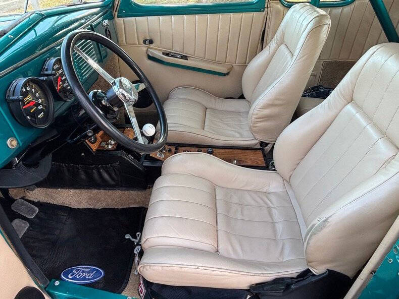 1939 Ford Deluxe