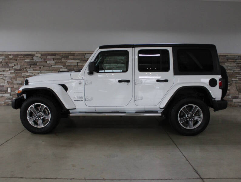 2022 Jeep Wrangler Unlimited Sahara's photo