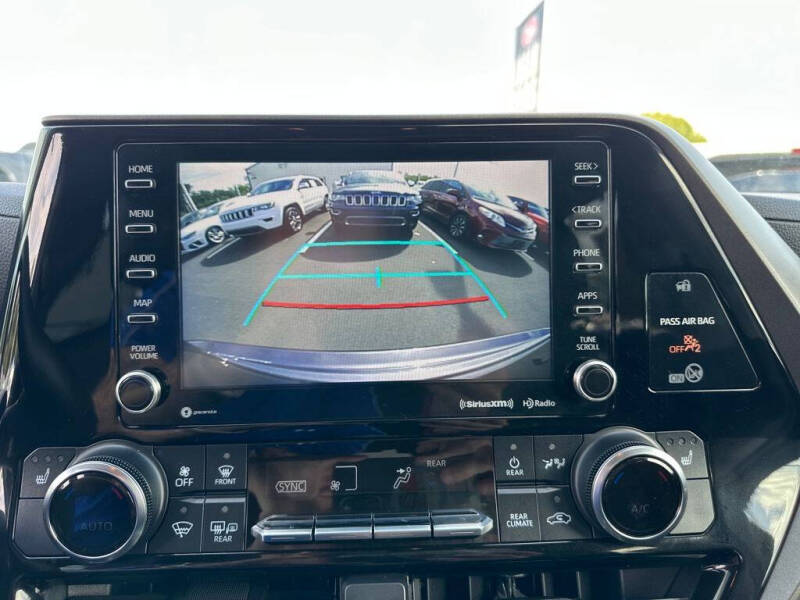 2022 Toyota Highlander Hybrid XLE