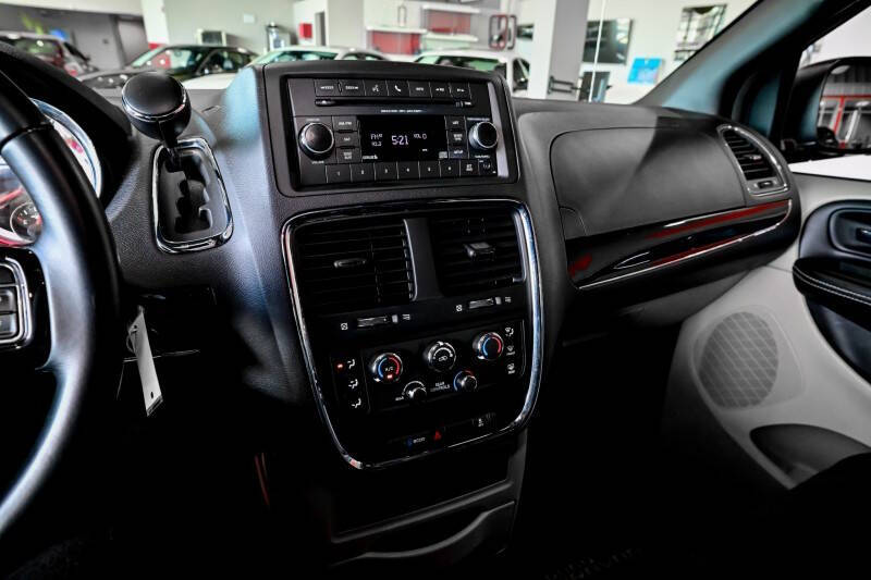 2017 Dodge Grand Caravan SE Plus