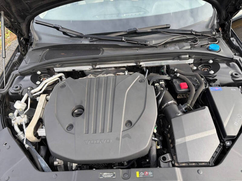 2022 Volvo S60 B5 Momentum