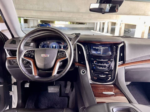 2019 Cadillac Escalade Luxury