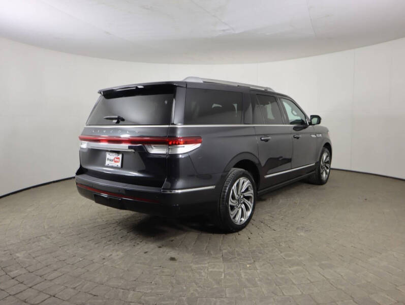 2023 Lincoln Navigator L Reserve