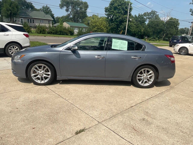 2011 Nissan Maxima for sale at Auto Connection in Waterloo, IA