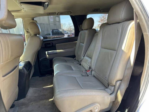 2010 Toyota Sequoia SR5