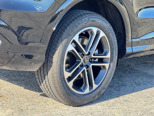 2025 Audi Q5 quattro Premium TFSI