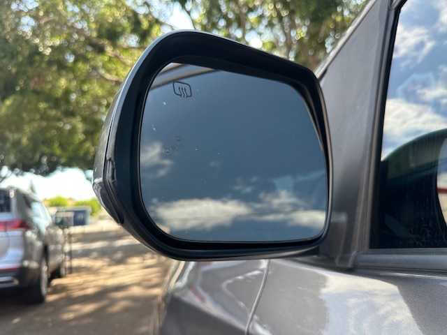 2017 Toyota Sienna SE Premium 8-Passenger