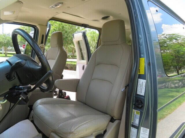 2013 Ford E-Series E-150 XLT