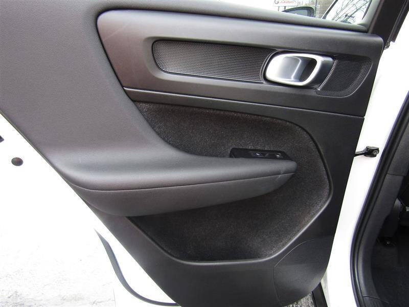 2021 Volvo XC40 T5 R-Design