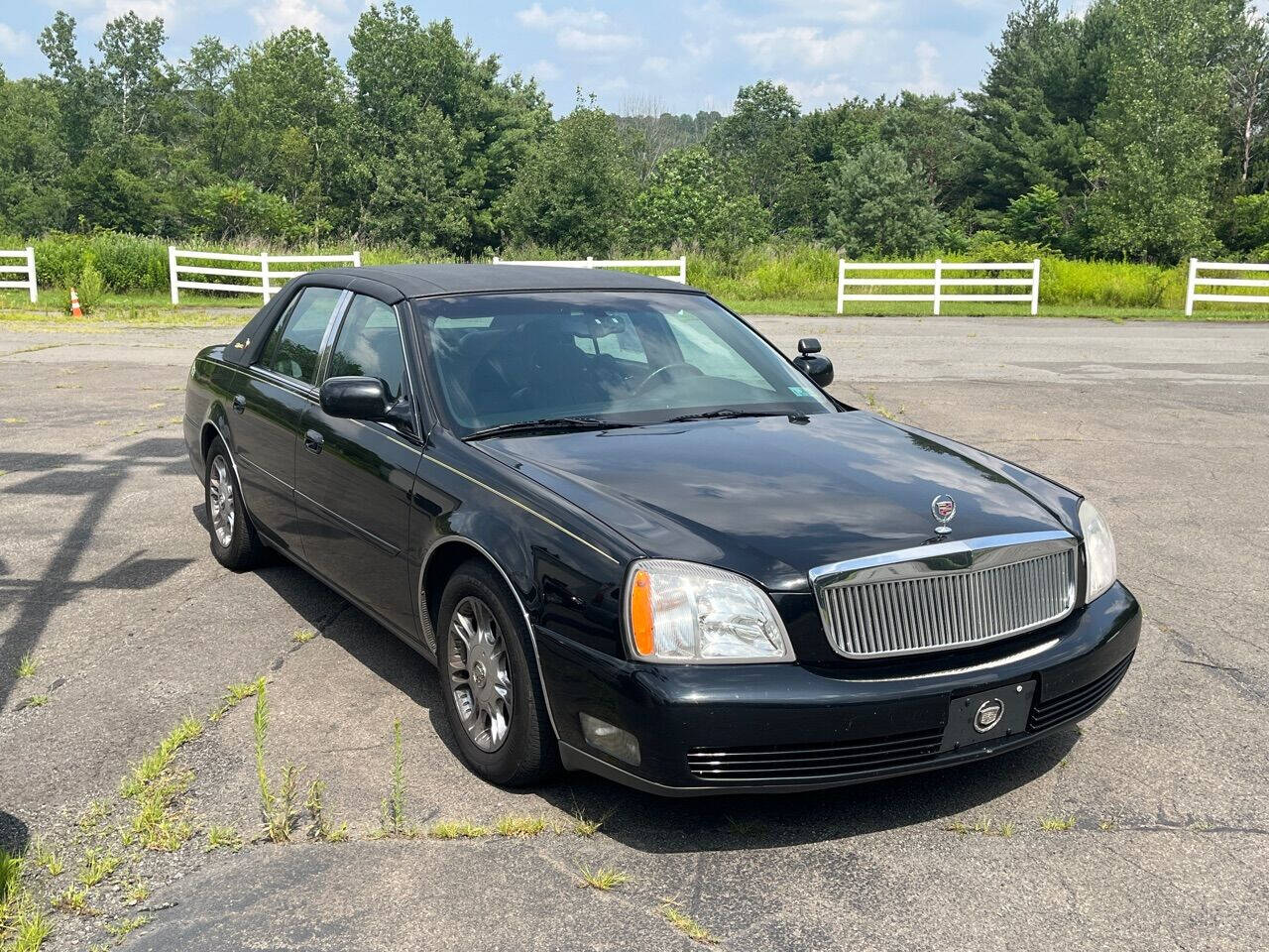 Black 2004 Cadillac DeVille Base 4dr Sedan 2